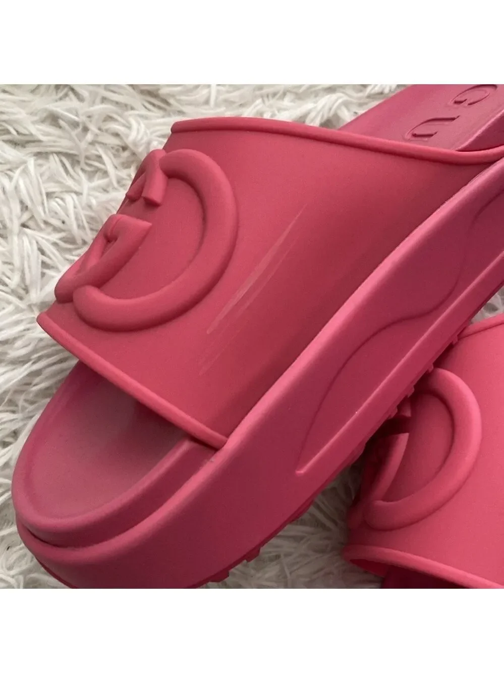 Gucci platform Pink Slide rubber Sandals with Iconic Logo